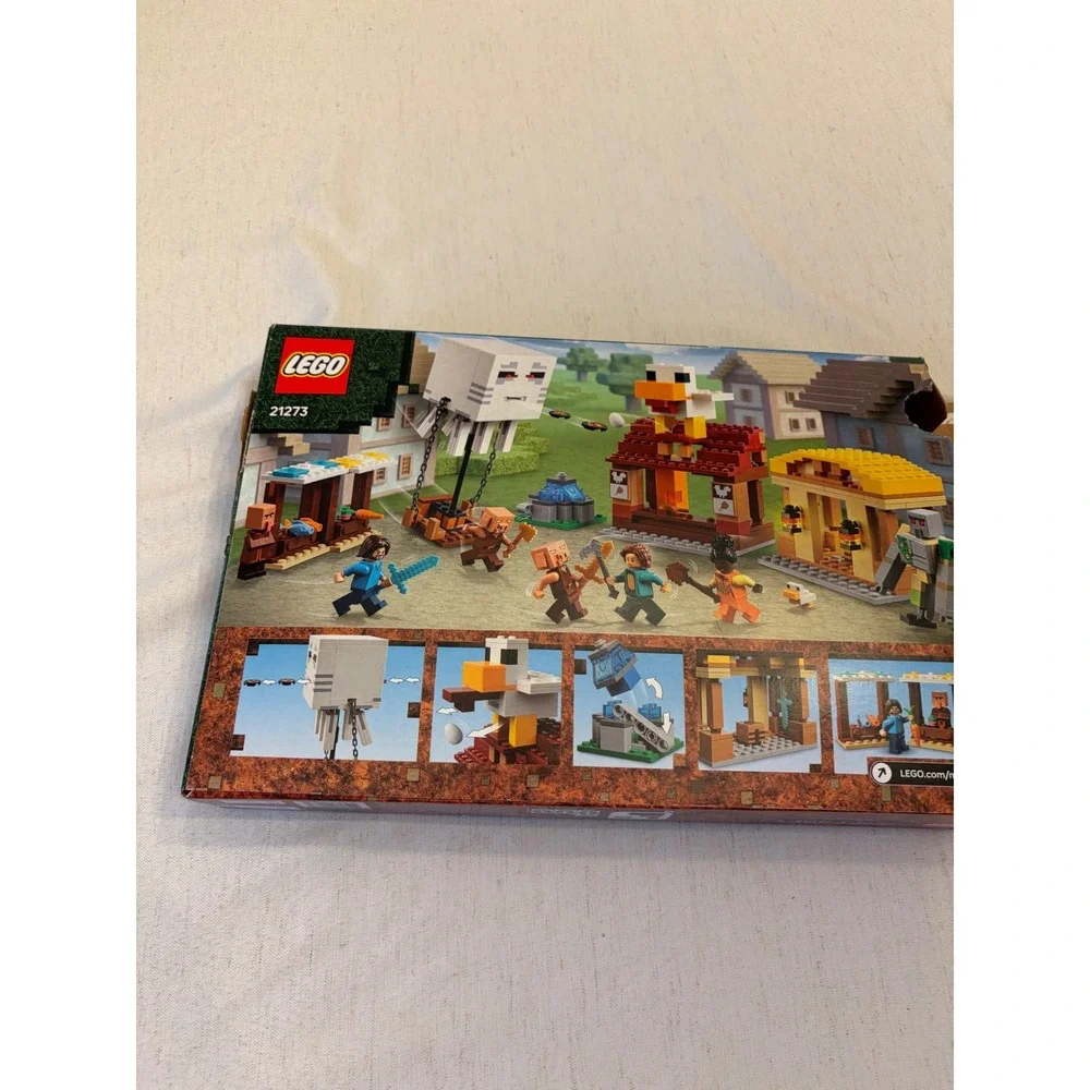 LEGO Minecraft The Ghast Balloon Village Attack 21273 Kids Multi New Open Box